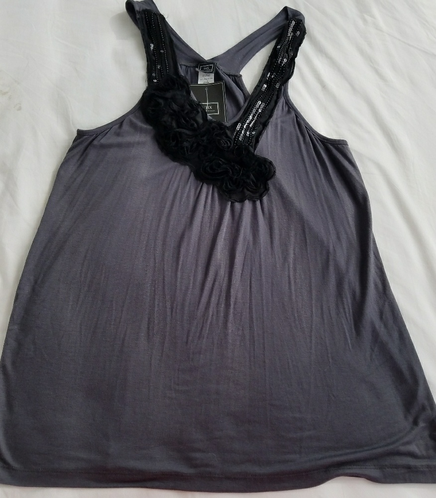 Fancy flower applique tank top new